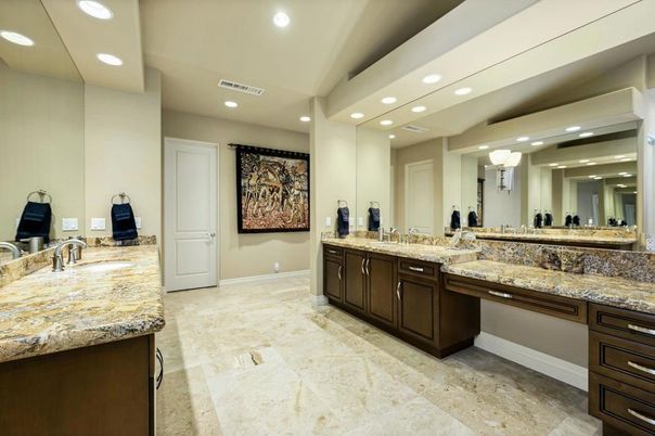 Bathroom, Dual Sink Vanities, Interior, Recessed Lighting