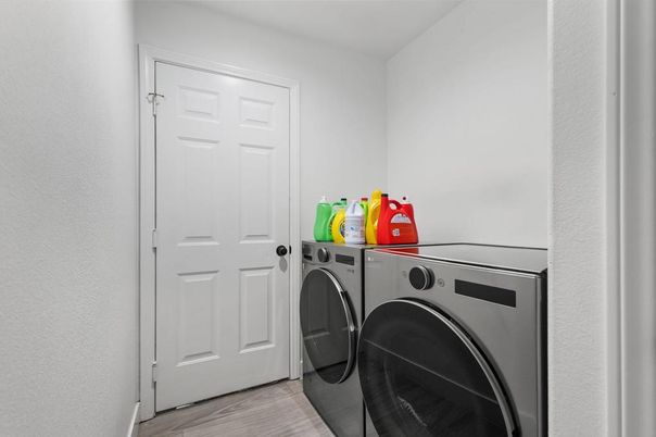Interior, Washer, Wood Texture Flooring