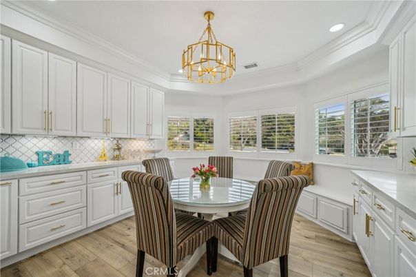 Chandelier, Dining room, Interior, Kitchen, Recessed Lighting, Wood Texture Flooring