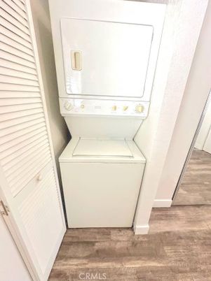 Interior, Utility Closets, Washer, Wood Texture Flooring