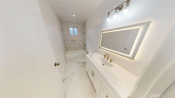 Bathroom, Interior, Marble, Marble Walls, Recessed Lighting