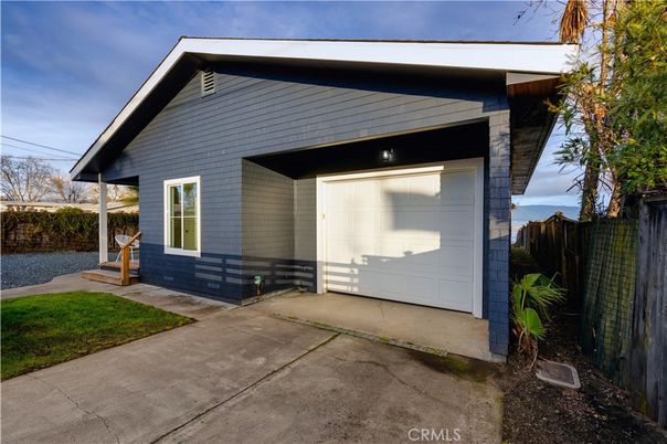 Detached Garage, Exterior