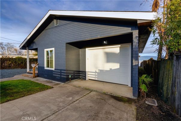 Detached Garage, Exterior