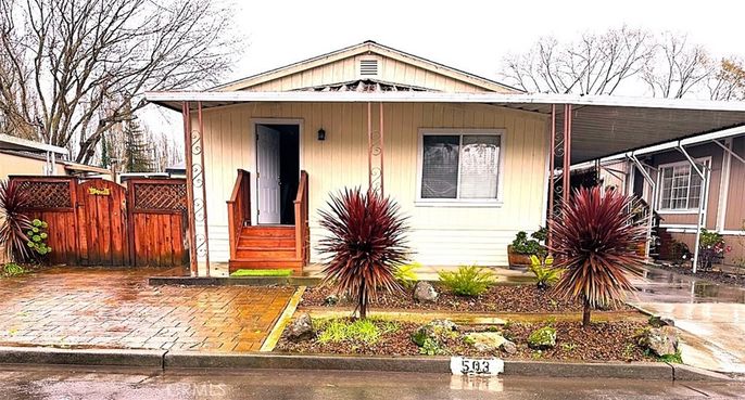 Exterior, Facade, None