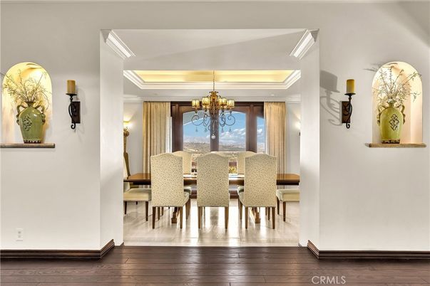 Chandelier, Dining room, Interior, Recessed Lighting, Wood Texture Flooring