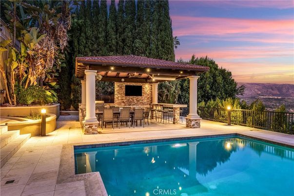 Exterior, Pool