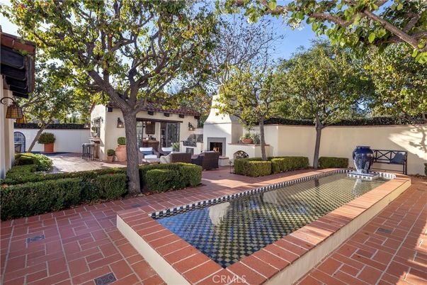 Exterior, Fireplace, Pool