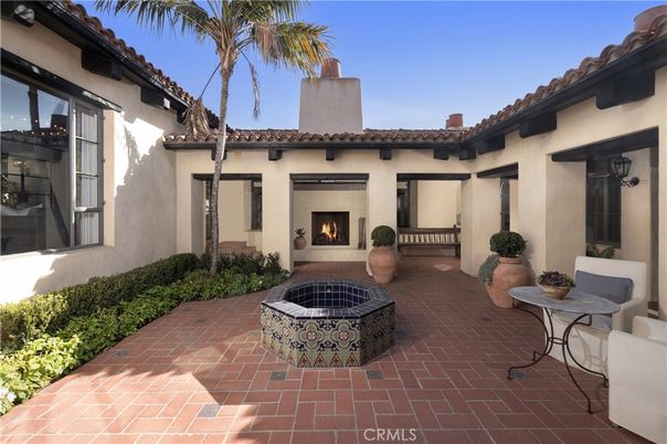 Exterior, Fireplace