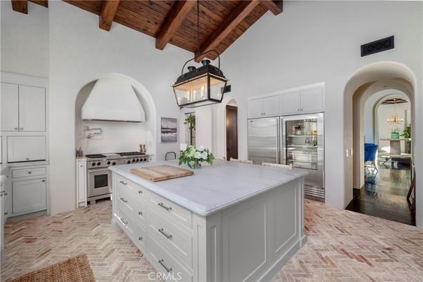Chandelier, Interior, Kitchen, Pendant Lights, Stainless Steel Appliances, Wooden Beams, Wooden Ceilings, Wood Texture Flooring