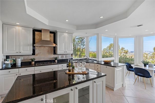 Dining room, Interior, Kitchen, Recessed Lighting, Stainless Steel Appliances