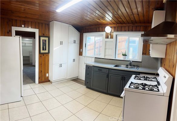 Interior, Kitchen, Wooden Ceilings, Wooden Walls