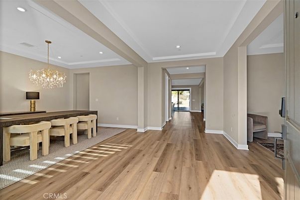 Chandelier, Dining room, Interior, Recessed Lighting, Wood Texture Flooring