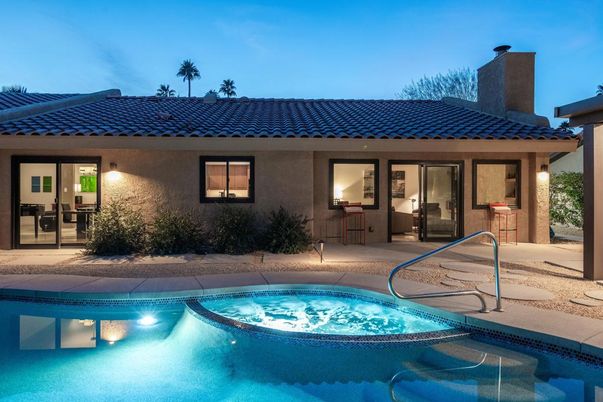Exterior, Pool
