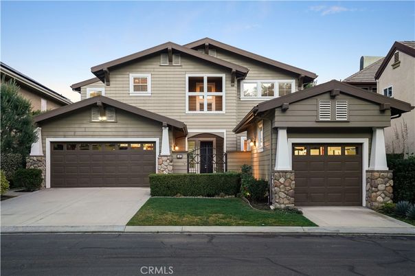 Attached, Exterior, Facade, American Craftsman