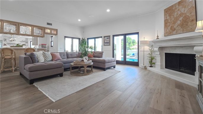Fireplace, Interior, Living room, Pendant Lights, Recessed Lighting, Wood Texture Flooring
