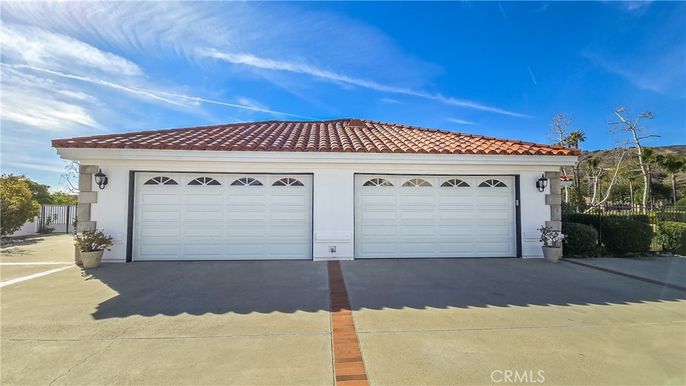 Detached Garage, Exterior