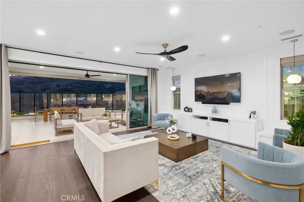 Interior, Living room, Pendant Lights, Recessed Lighting, Wood Texture Flooring