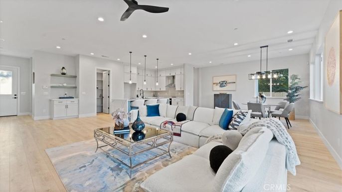 Dining room, Interior, Kitchen, Living room, Pendant Lights, Recessed Lighting, Wood Texture Flooring