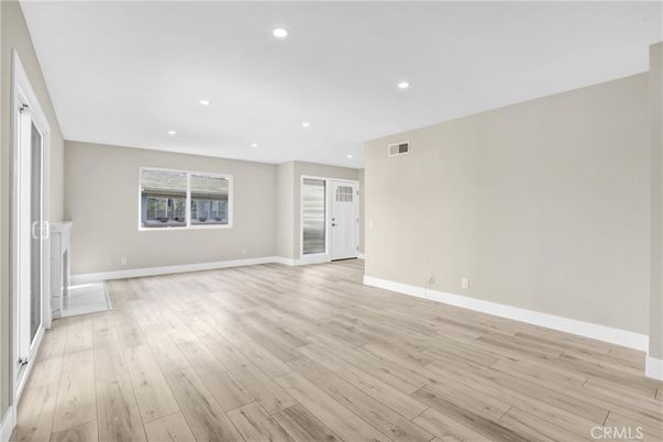 Empty room, Interior, Recessed Lighting, Wood Texture Flooring