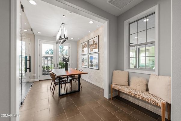 Dining room, Interior, Pendant Lights, Recessed Lighting
