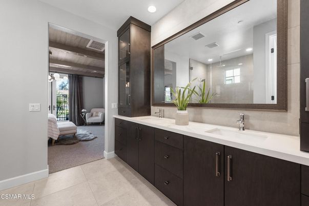 Bathroom, Bedroom, Dual Sink Vanities, Interior, Recessed Lighting