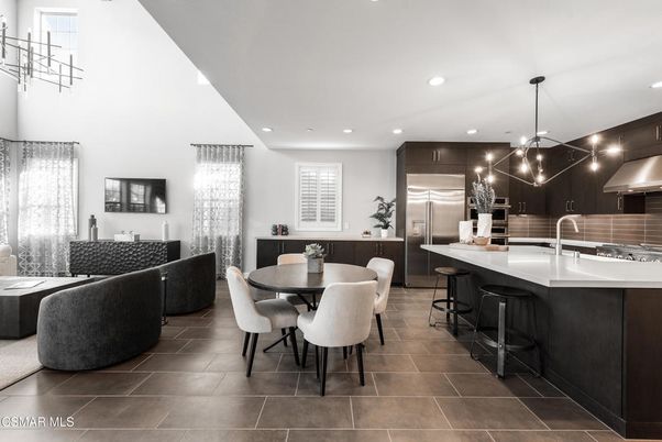 Dining room, Interior, Kitchen, Pendant Lights, Recessed Lighting, Stainless Steel Appliances