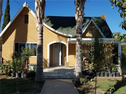 Exterior, Facade, Ranch