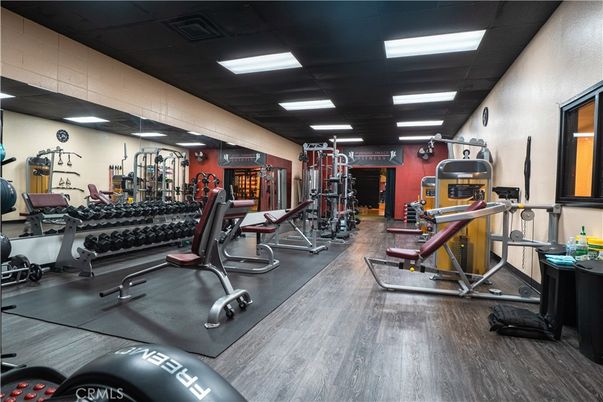 Fitness Equipment, Interior, Recessed Lighting, Wood Texture Flooring
