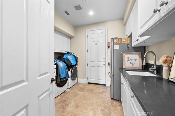 Interior, Kitchen, Recessed Lighting, Washer