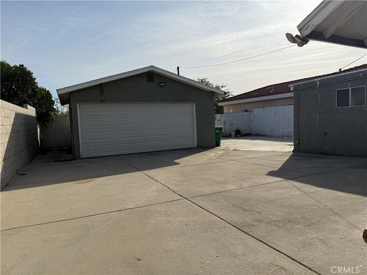 Detached Garage, Exterior