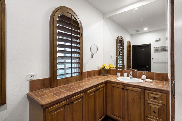 Bathroom, Interior, Recessed Lighting, Tile Countertops