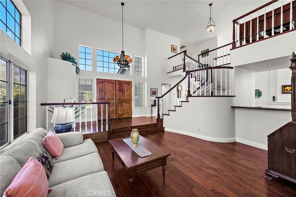 Interior, Living room, Pendant Lights, Wood Texture Flooring