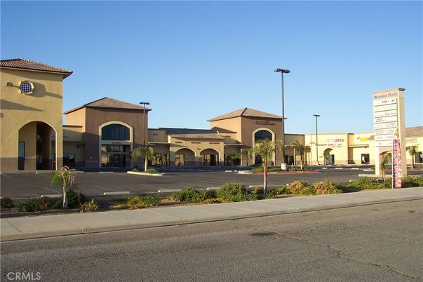 Exterior, Facade, Mediterranean