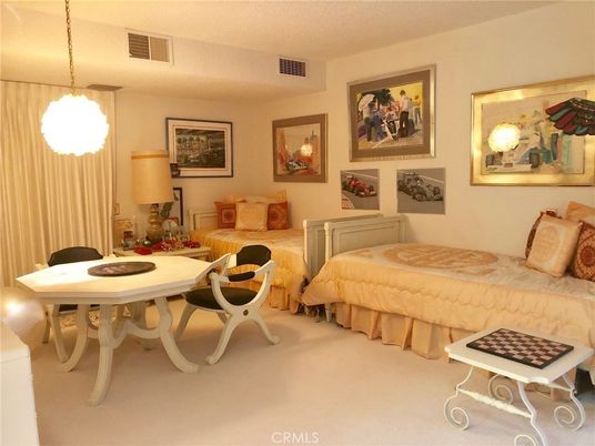 Bedroom, Dining room, Interior, Pendant Lights