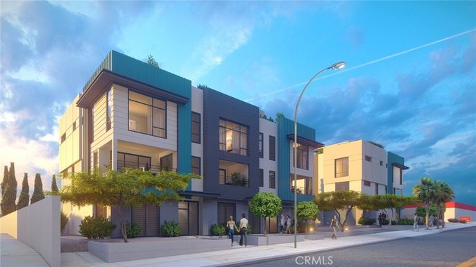 Exterior, Facade, Modern