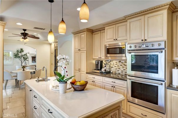 Dining room, Interior, Kitchen, Pendant Lights, Recessed Lighting, Stainless Steel Appliances