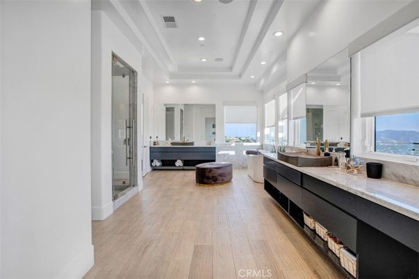 Bathroom, Interior, Living room, Recessed Lighting, Wood Texture Flooring