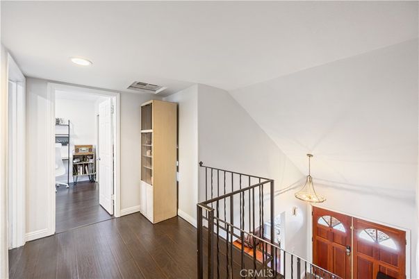 Interior, Pendant Lights, Recessed Lighting, Wood Texture Flooring