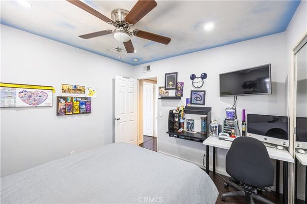 Bedroom, Home Office, Interior, Recessed Lighting, Wood Texture Flooring