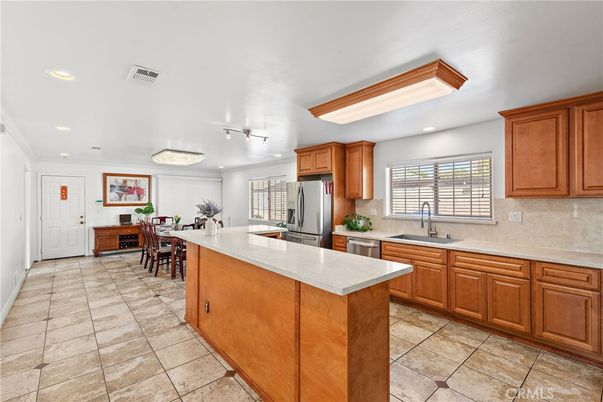 Dining room, Interior, Kitchen, Recessed Lighting, Stainless Steel Appliances