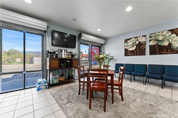 Dining room, Interior, Recessed Lighting