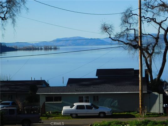 Exterior, Lake