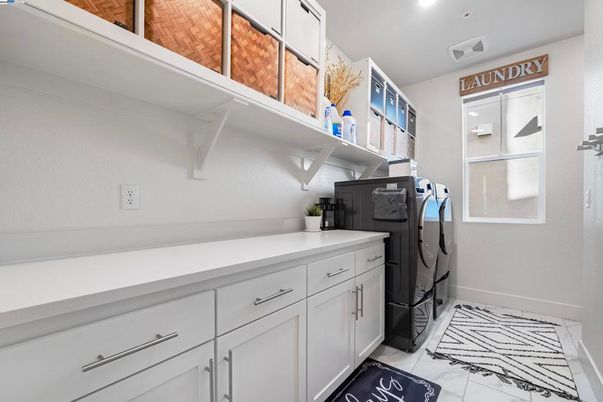 Interior, Marble, Recessed Lighting, Washer