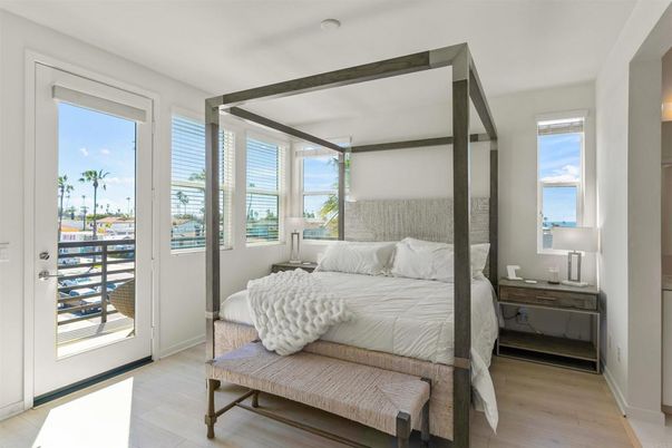 Bedroom, Interior, Water, Wood Texture Flooring