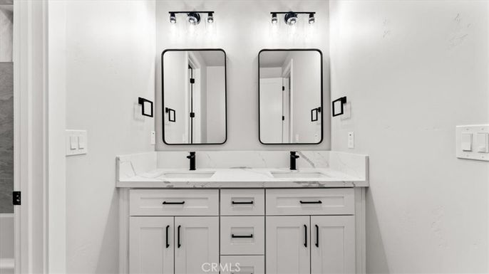 Bathroom, Dual Sink Vanities, Interior
