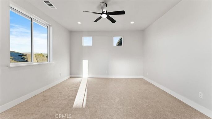 Empty room, Interior, Recessed Lighting