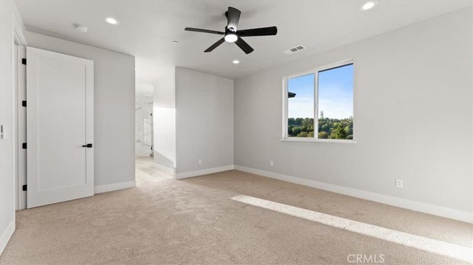 Empty room, Interior, Recessed Lighting