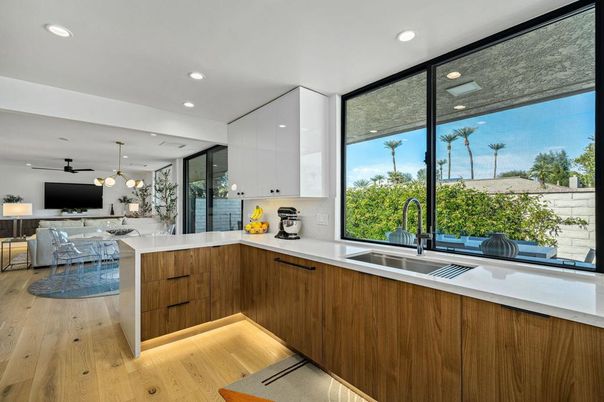 Dining room, Interior, Kitchen, Pendant Lights, Recessed Lighting, Wood Texture Flooring