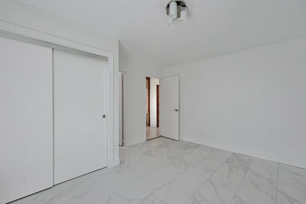 Empty room, Interior, Marble