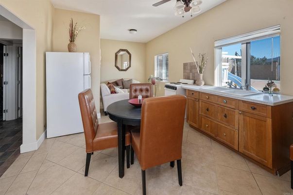 Dining room, Interior